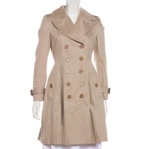 Burberry Beige Trench W Pleates on front sides and back Size 4